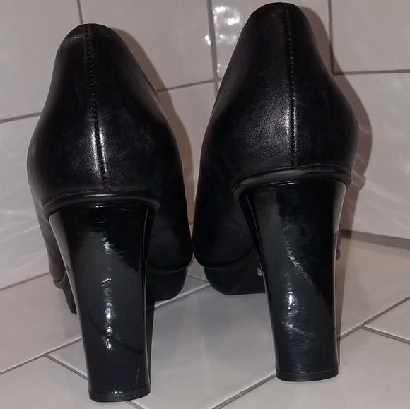 Kenneth Cole Reaction Black Platform Pumps - Picture 3 of 5